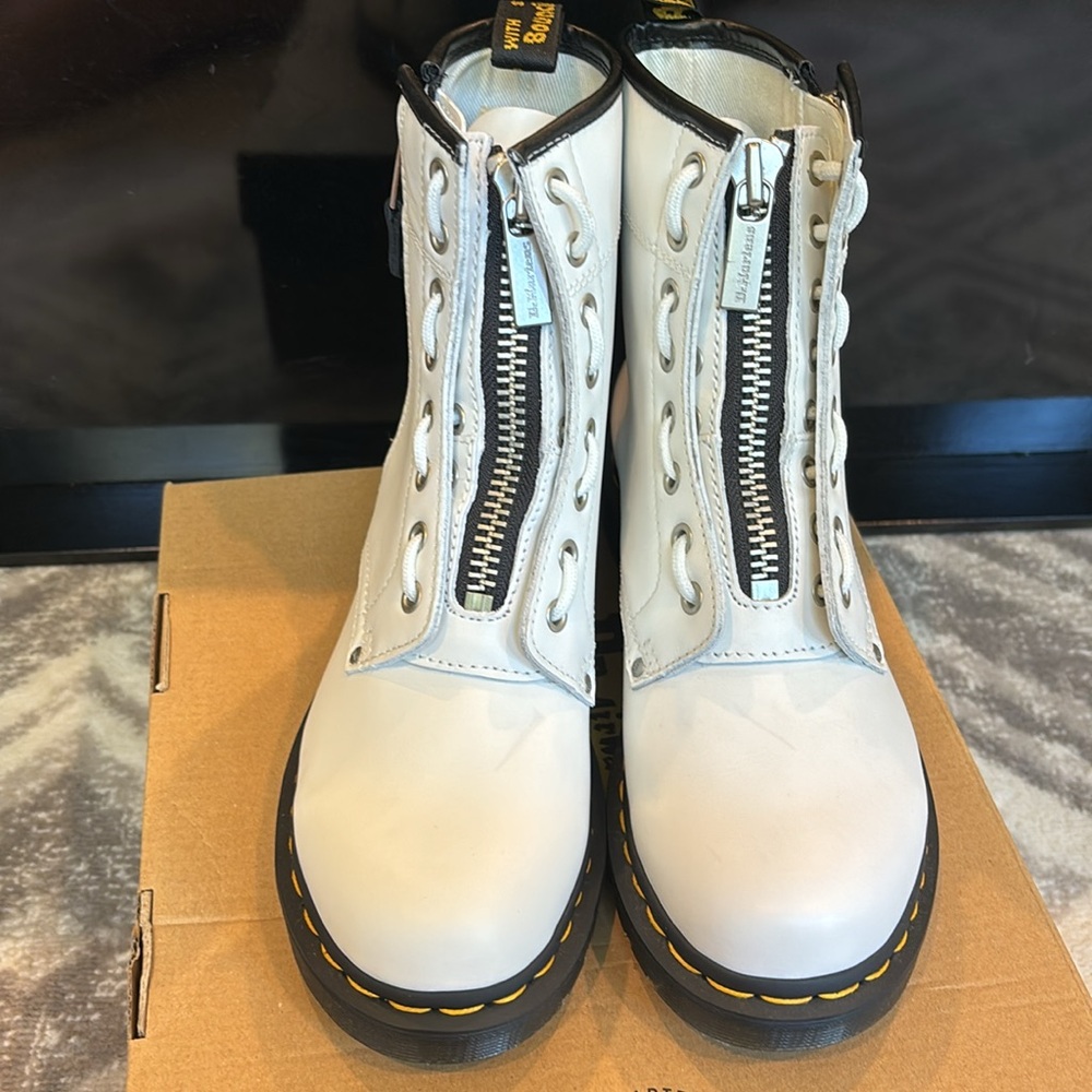 NIB Dr. Martens Women's 1460 Twin Zip 27624100 White Leather Boots 8 9 10 - Picture 6 of 15